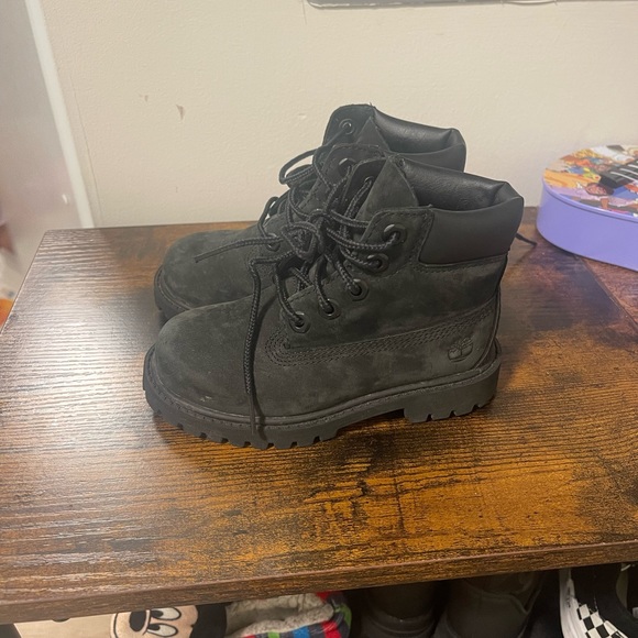 Size 8c - Picture 3 of 3